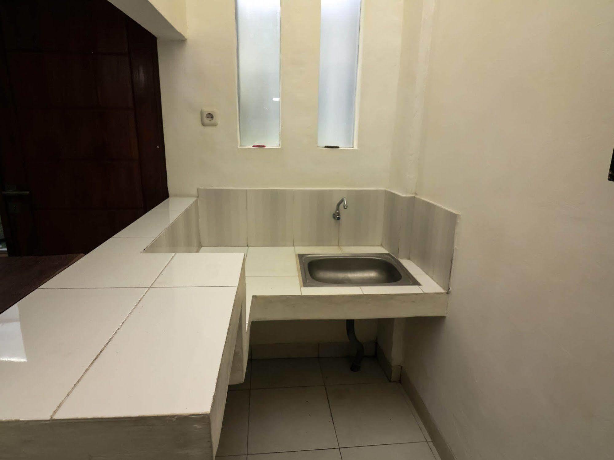 Super Oyo 91495 Hotel Indah Residence Denpasar Zewnętrze zdjęcie