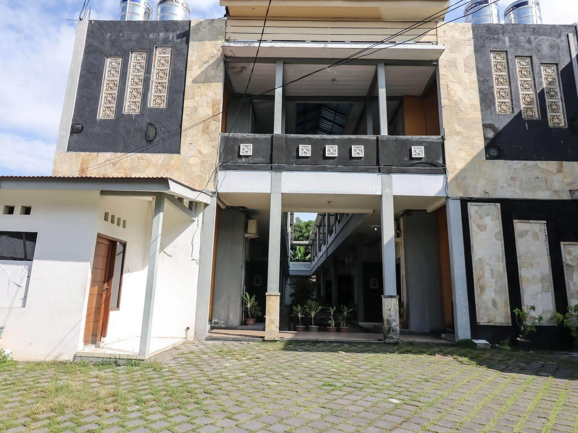 Super Oyo 91495 Hotel Indah Residence Denpasar Zewnętrze zdjęcie